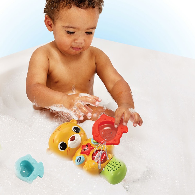 5 jouets pour que bébé s'amuse dans le bain